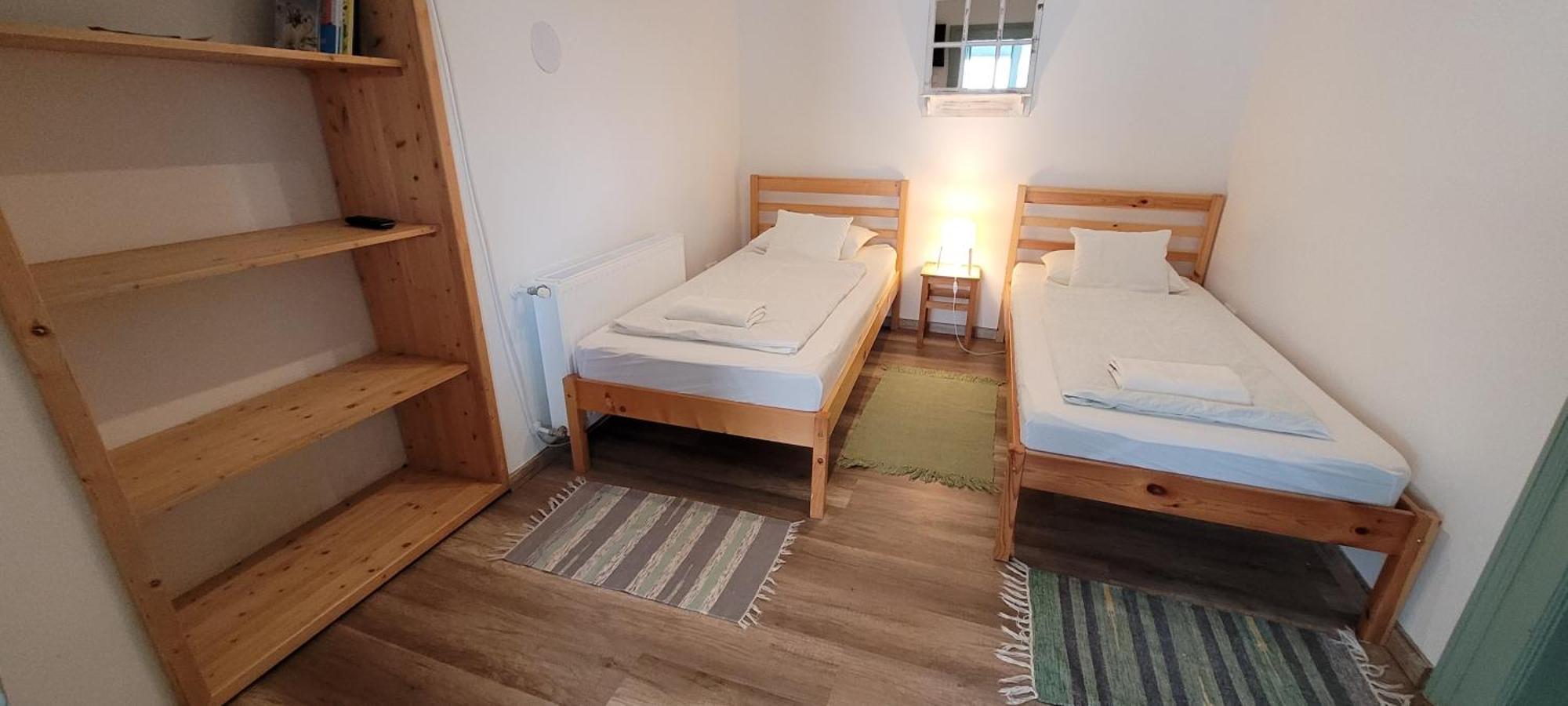 Zrinyi 11 * Balatonkenese
