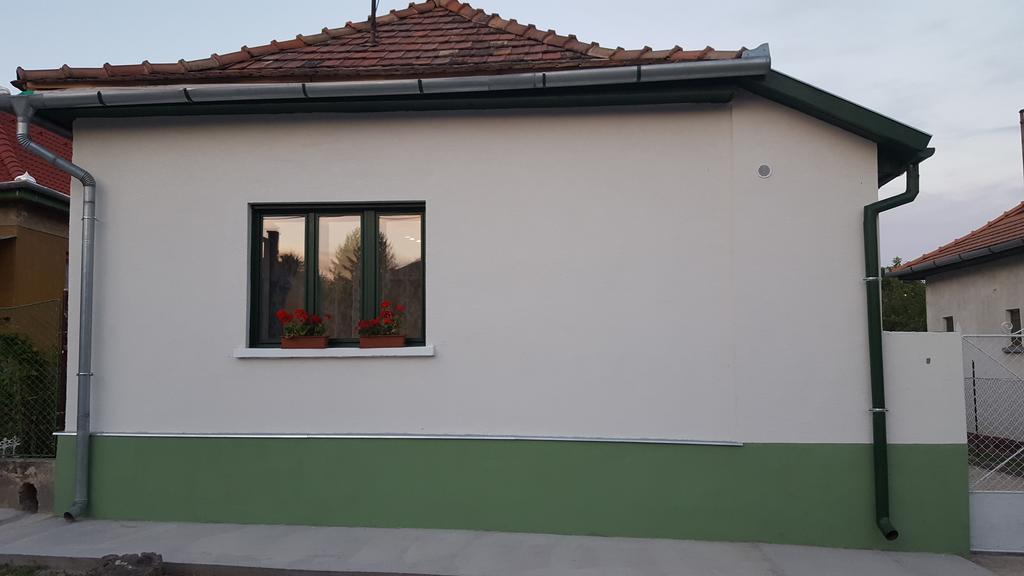 Zrinyi 11 * Balatonkenese