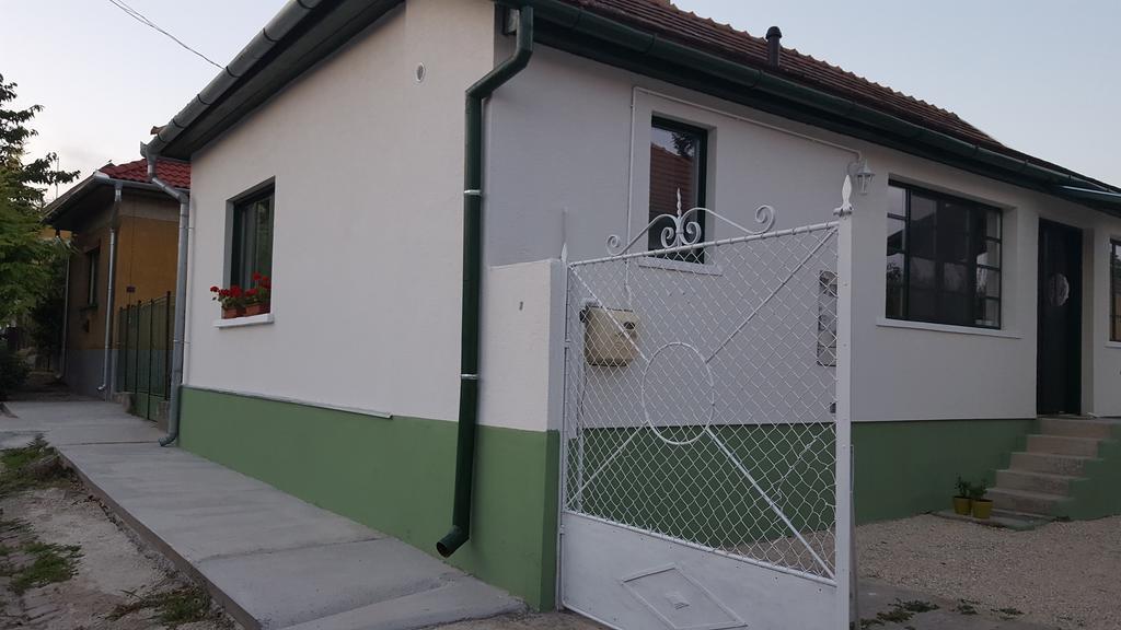 Apartament Zrinyi 11 Balatonkenese
